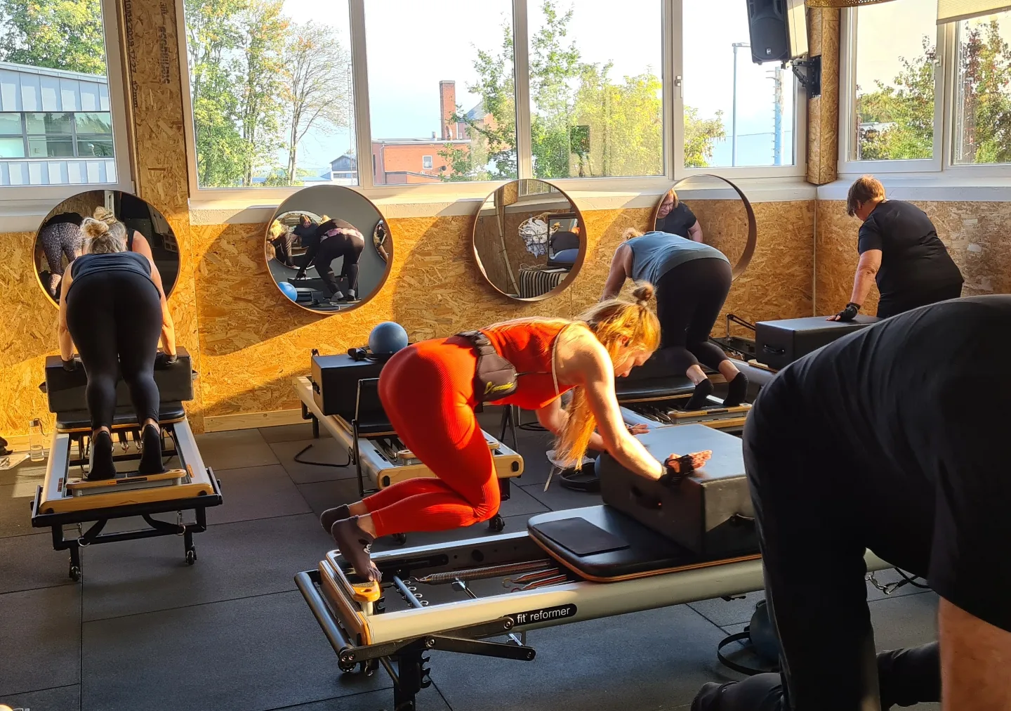 Reformer hold